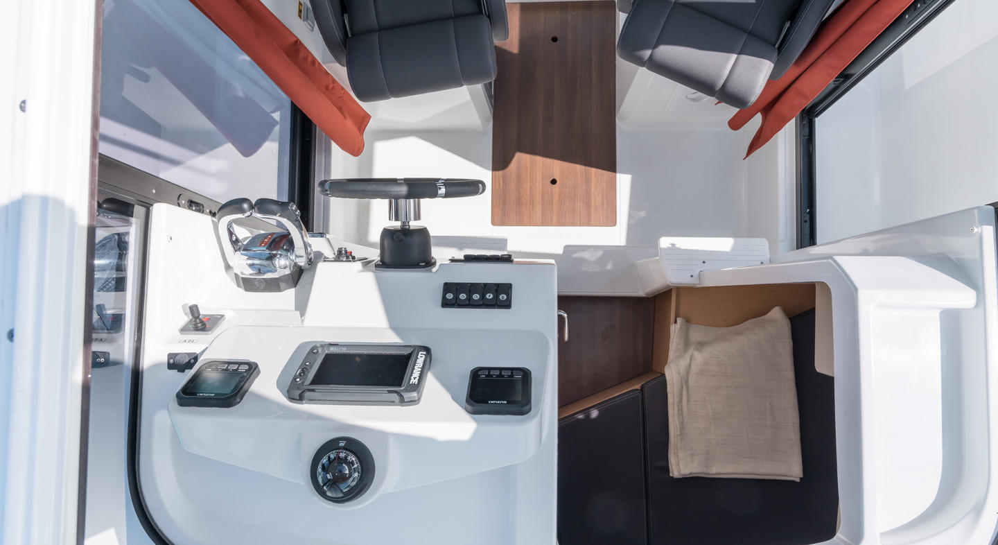 Beneteau Barracuda 8 Interior